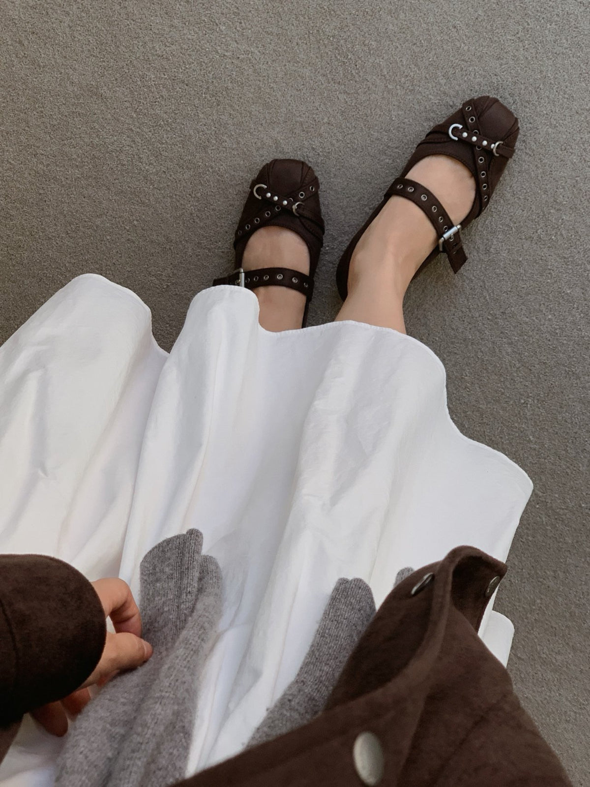 chrome eyelet flat-2col