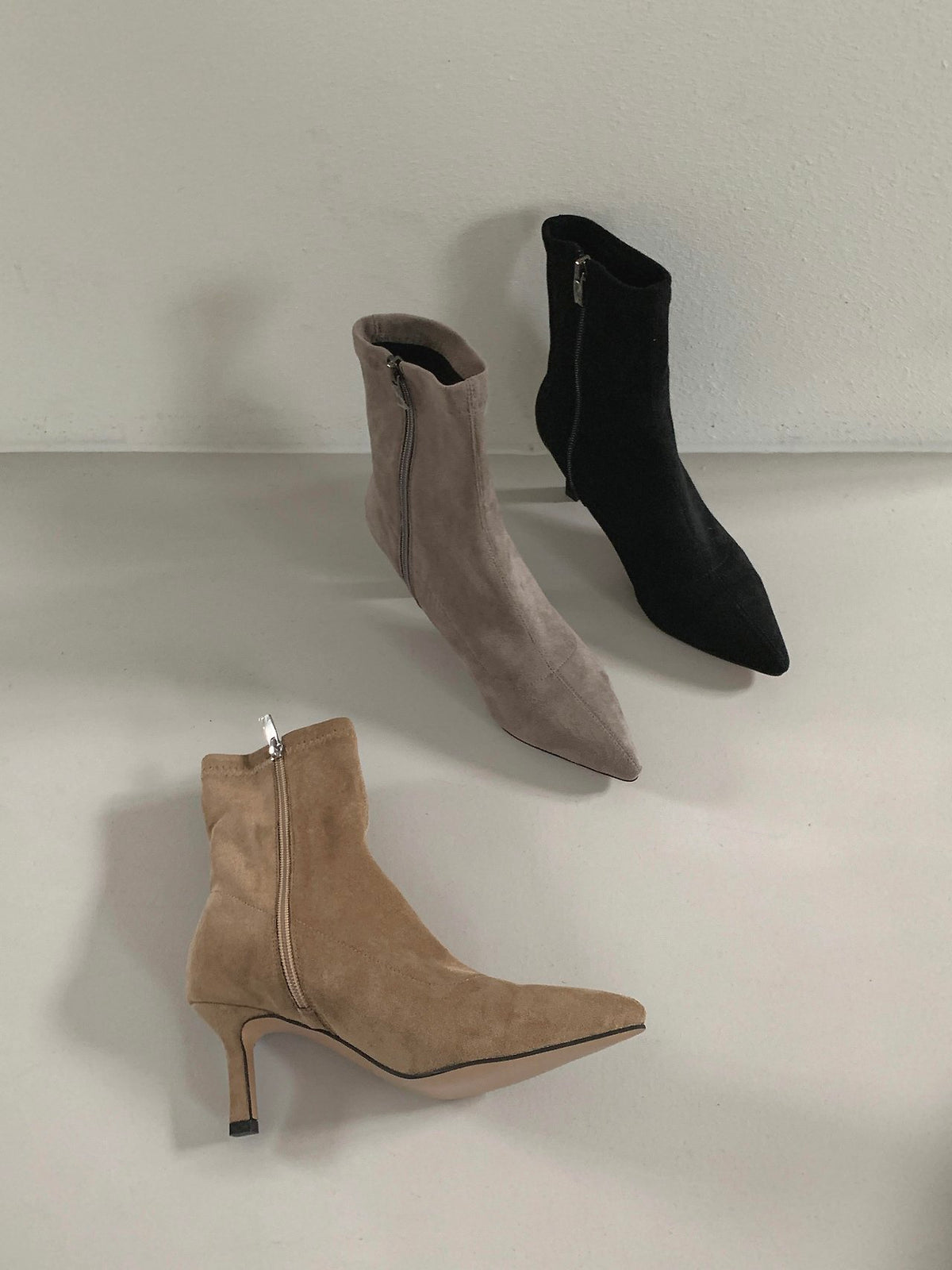 Suede span ankle boots