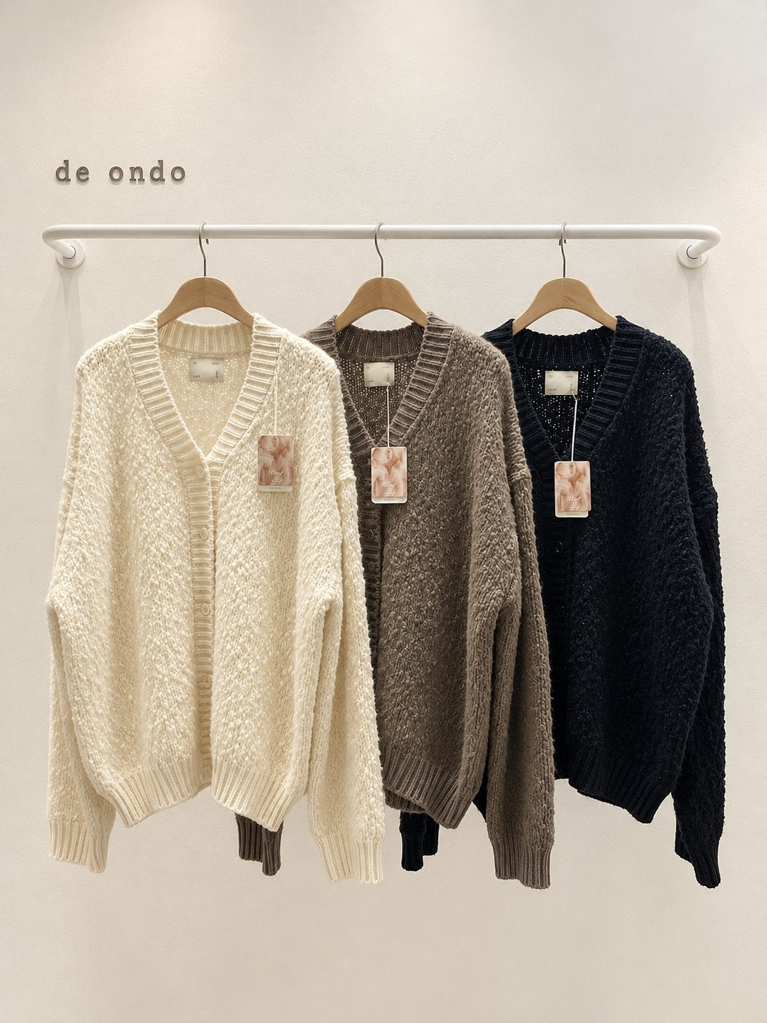 deondo wool slub flat v-neck cd-3col