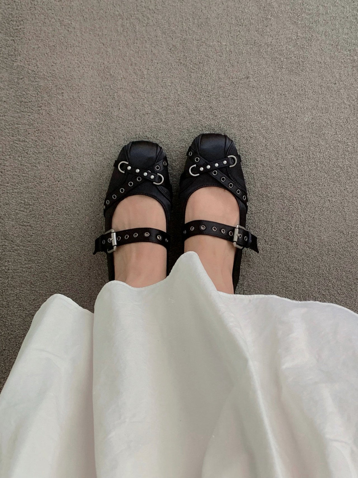 chrome eyelet flat-2col