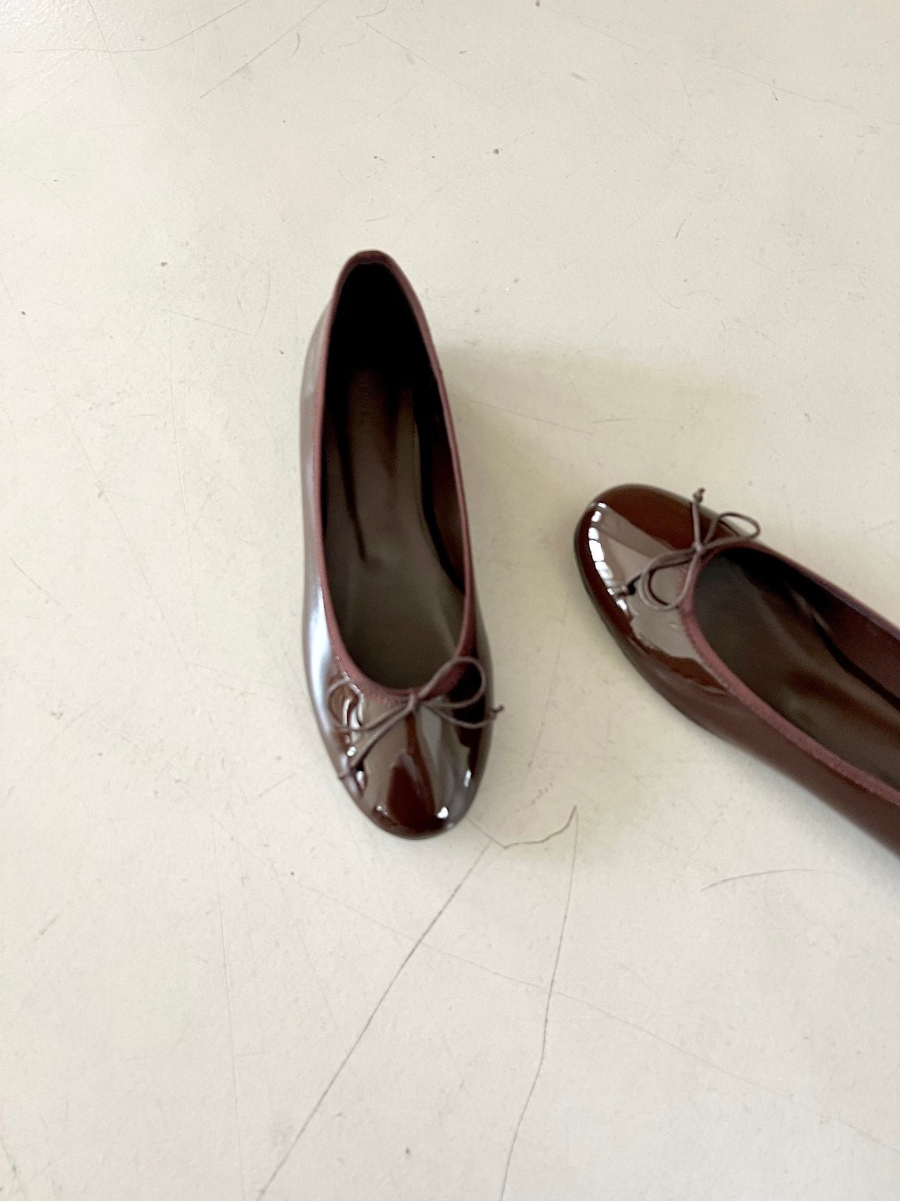 Enamel ribbon flats