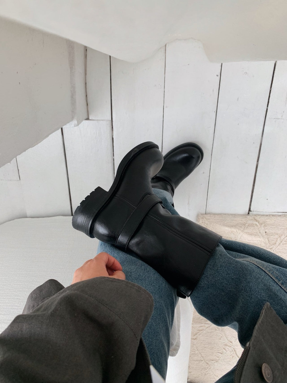 burnished leather buckle boots-2col