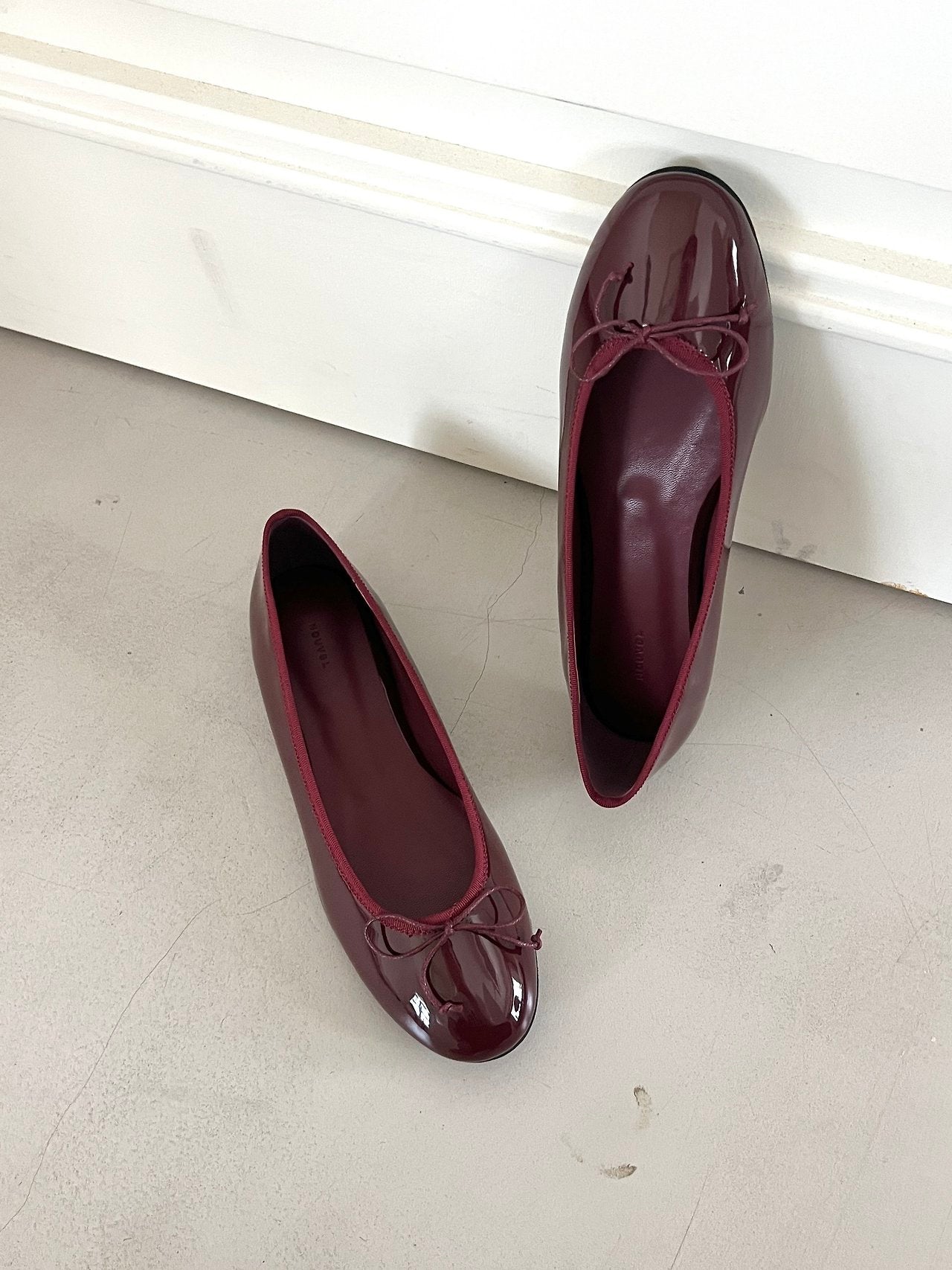 Enamel ribbon flats