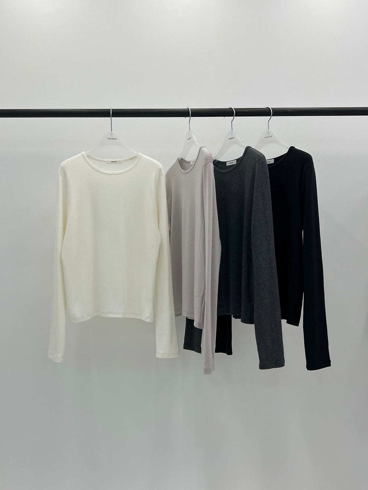 louise soft round-neck t-shirt-4col