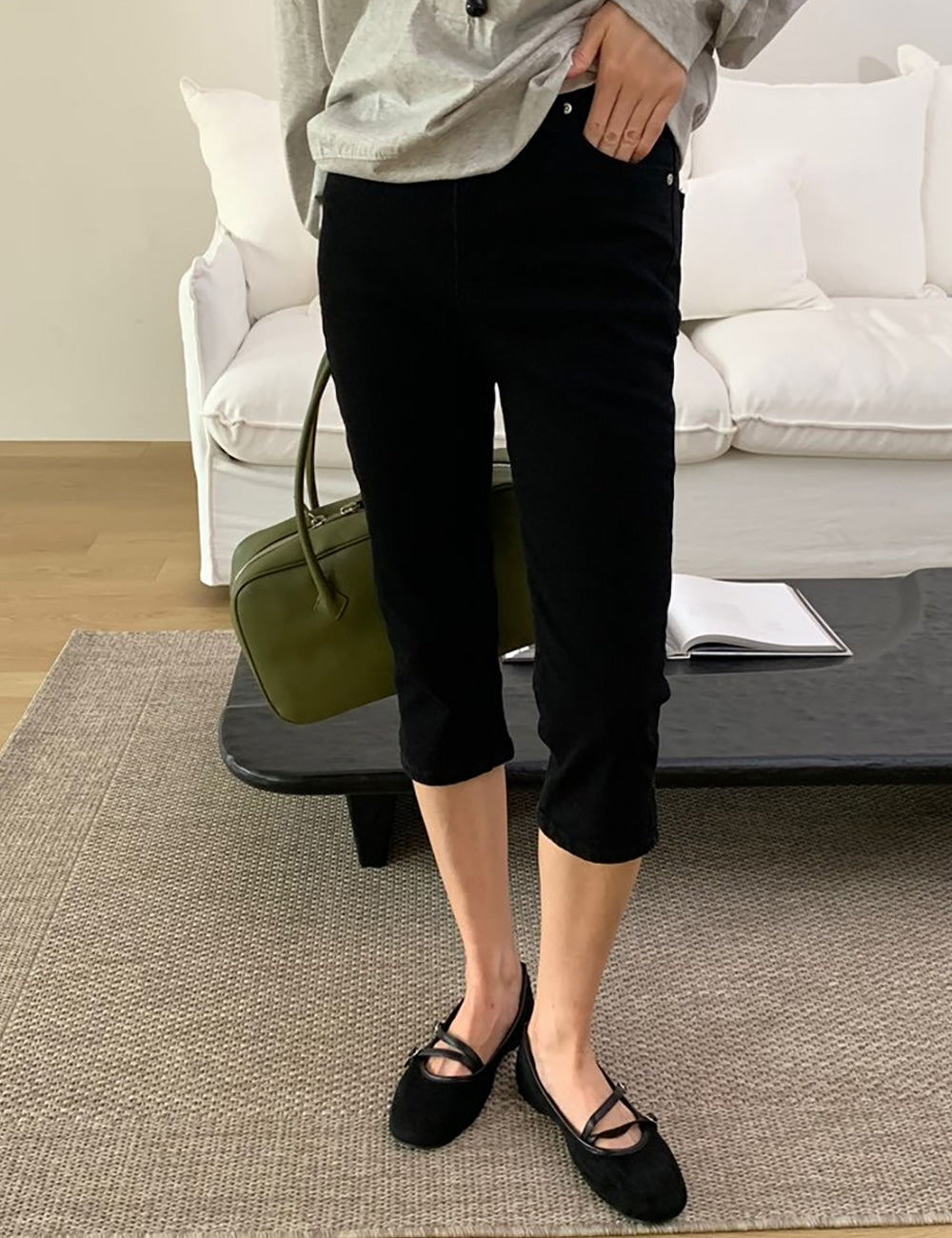 Low-rise capri pants
