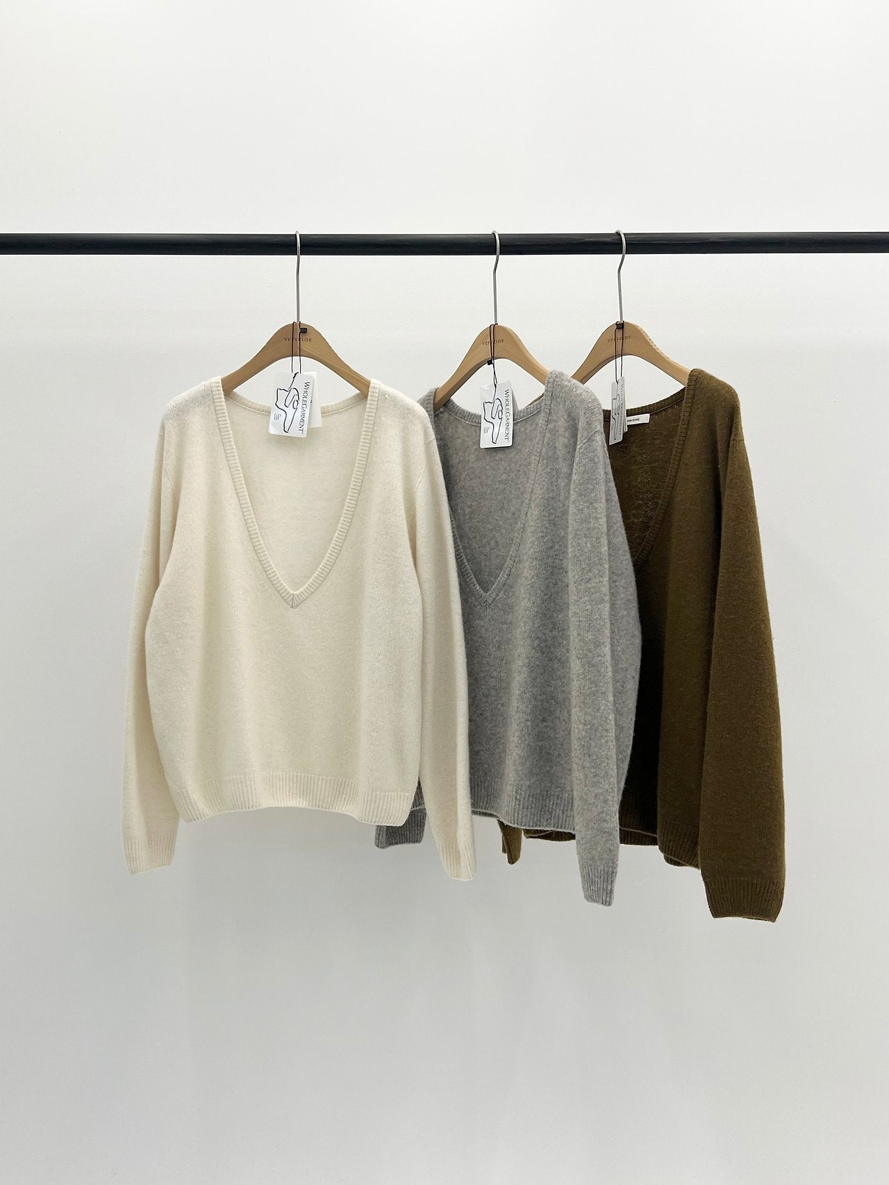 Celine cashmere wholegarment deep V-neck knit-3col