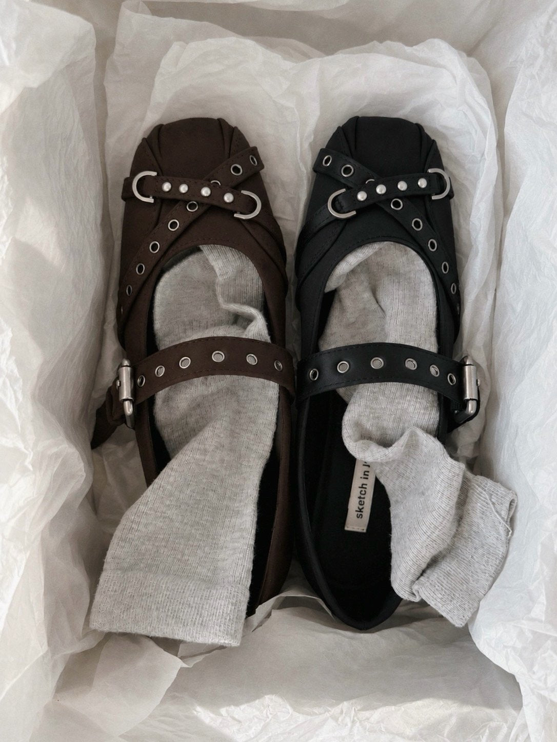 chrome eyelet flat-2col