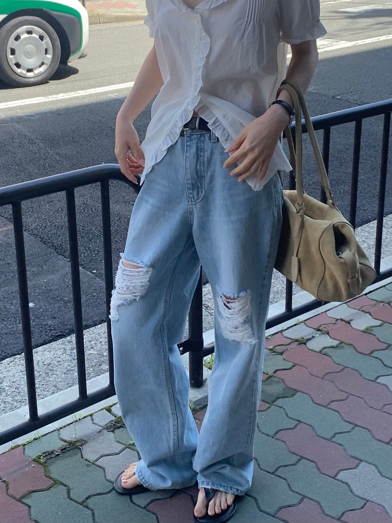 Mood straight damage denim