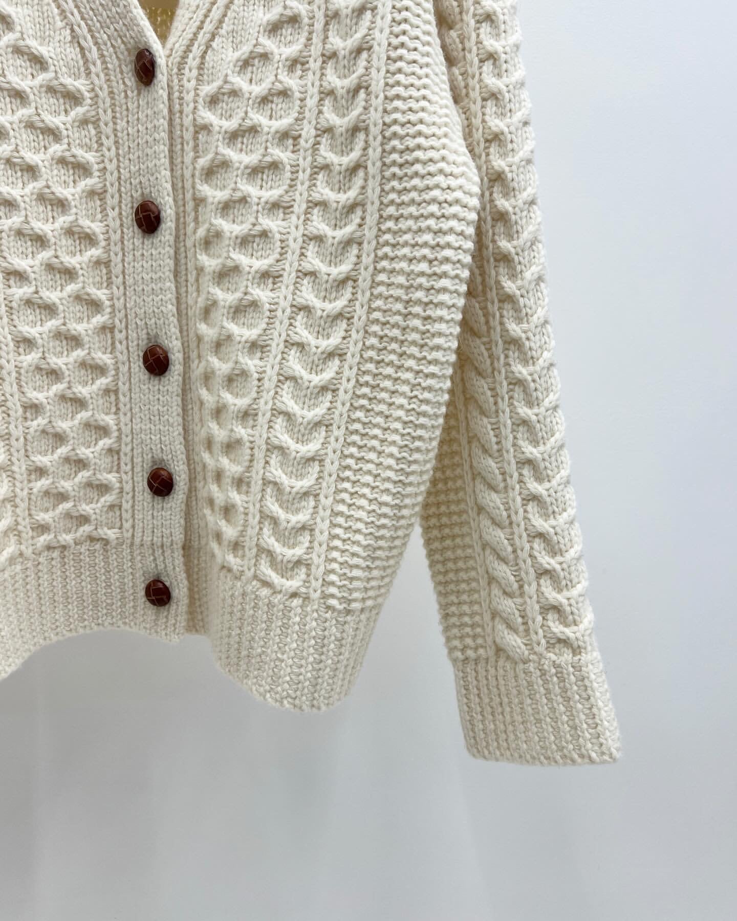 Rosy wool cable cardigan-2col