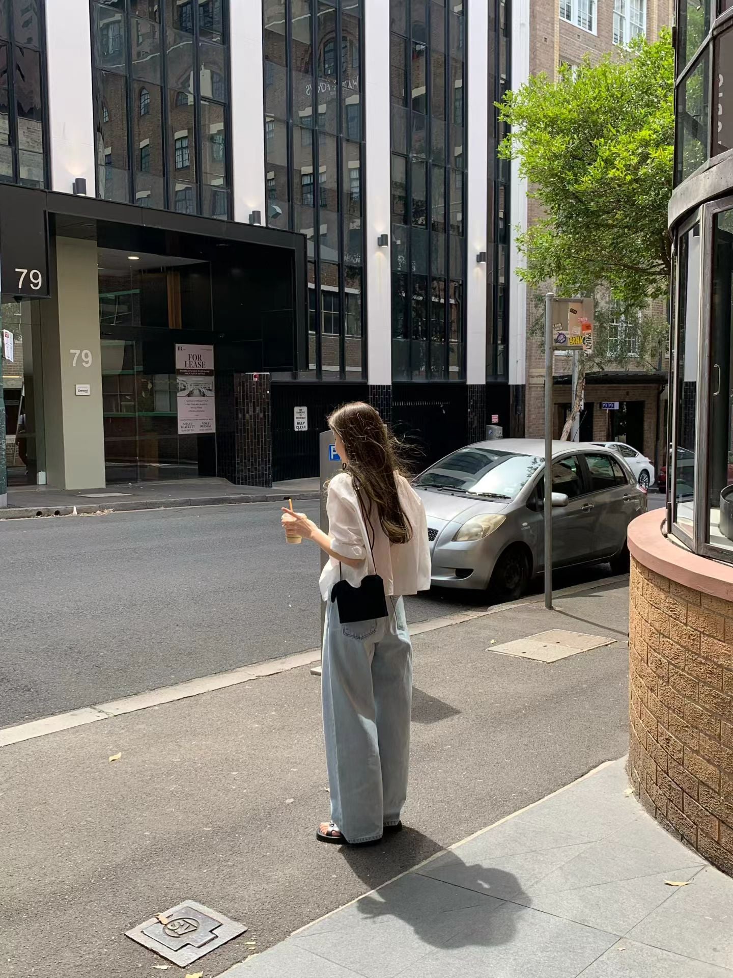 即納 Ounce neck ruffle blouse