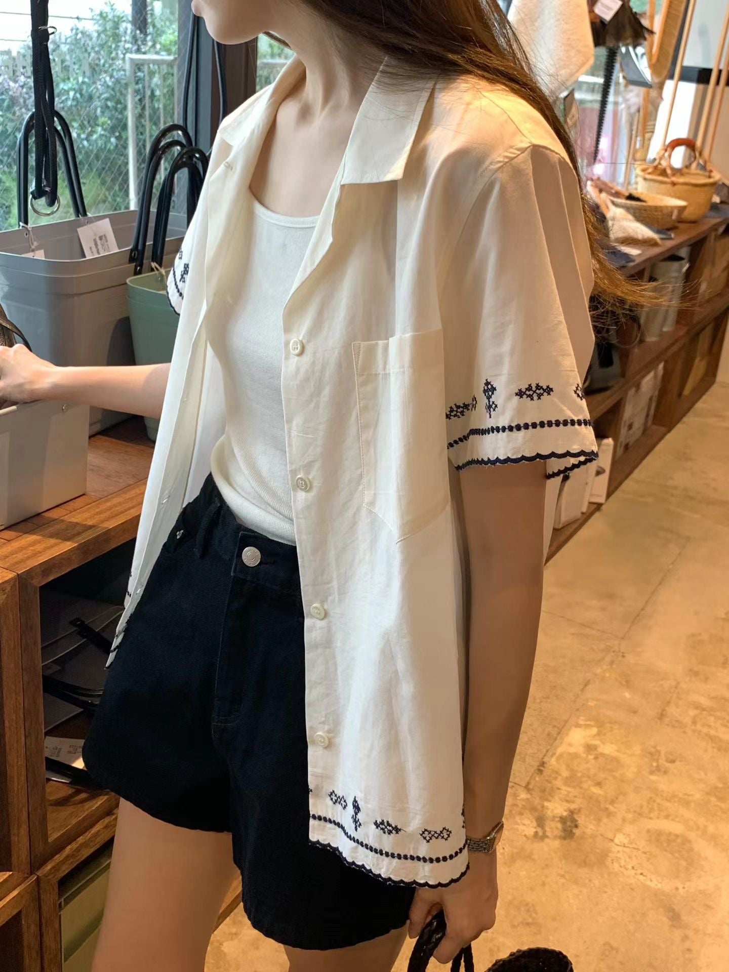 Ounce embroidered border shirt-2col