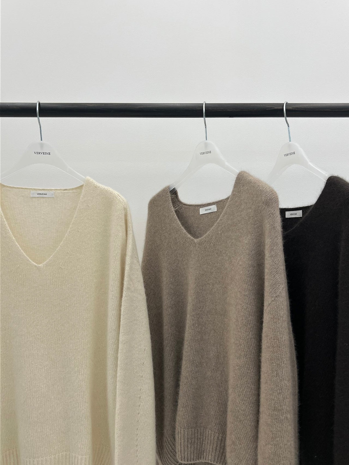 flora raccoon v-neck wholegarment knit-3col