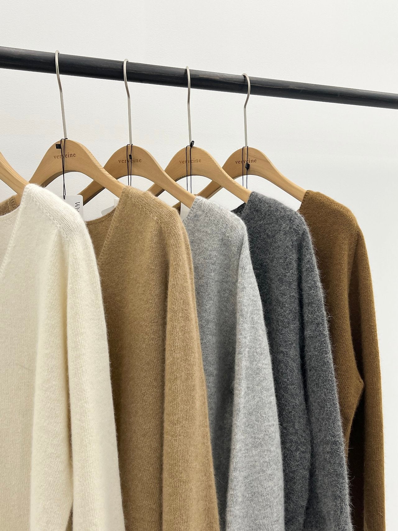Hills fox wholegarment V-neck knit-3col
