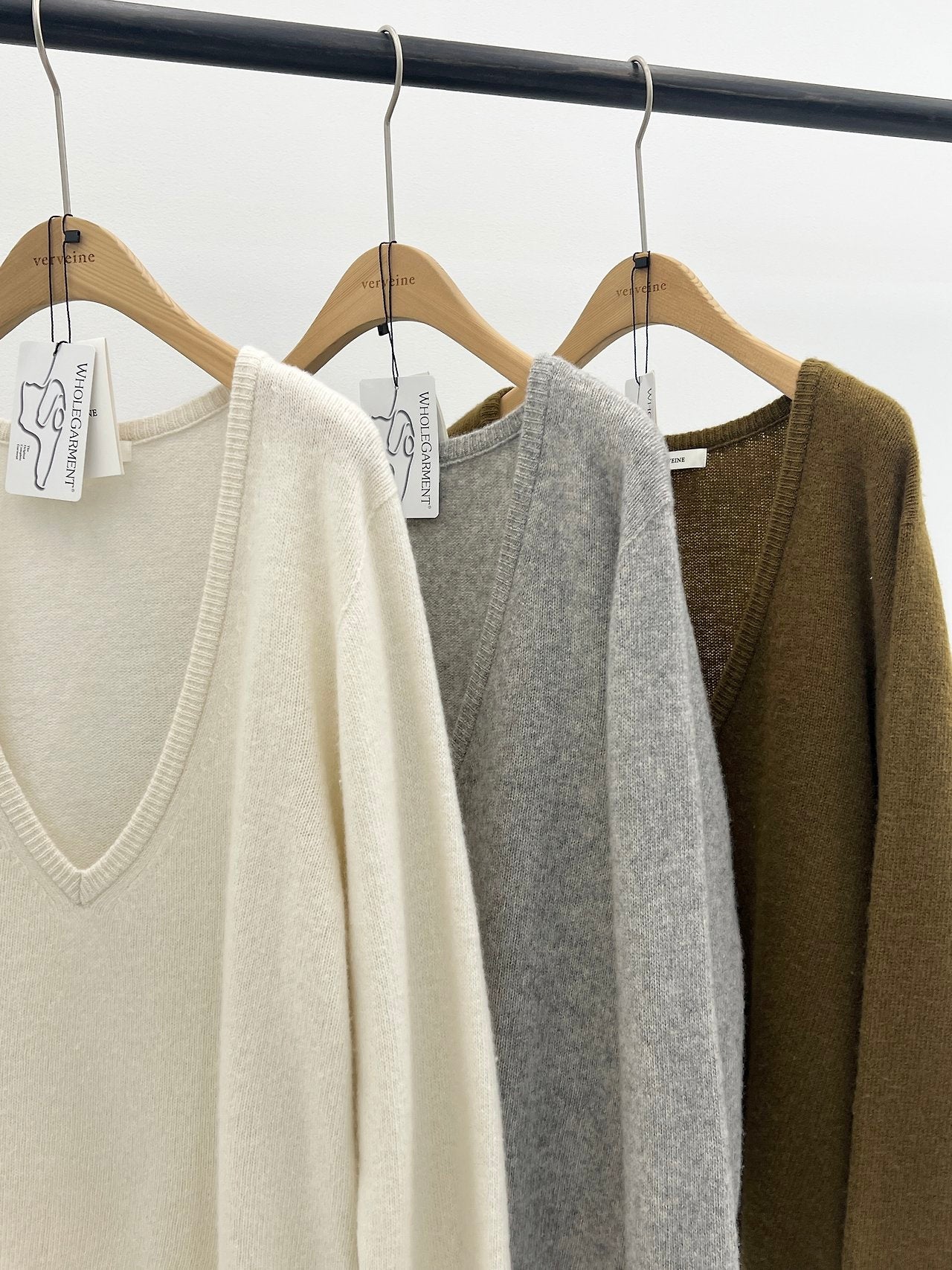 Celine cashmere wholegarment deep V-neck knit-3col