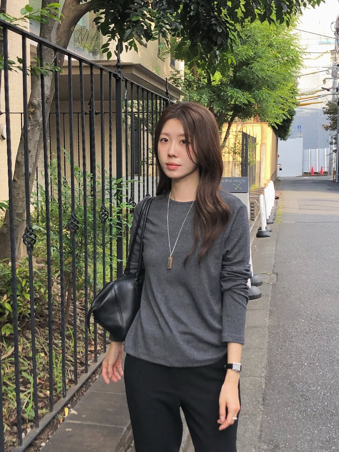 louise soft round-neck t-shirt-4col