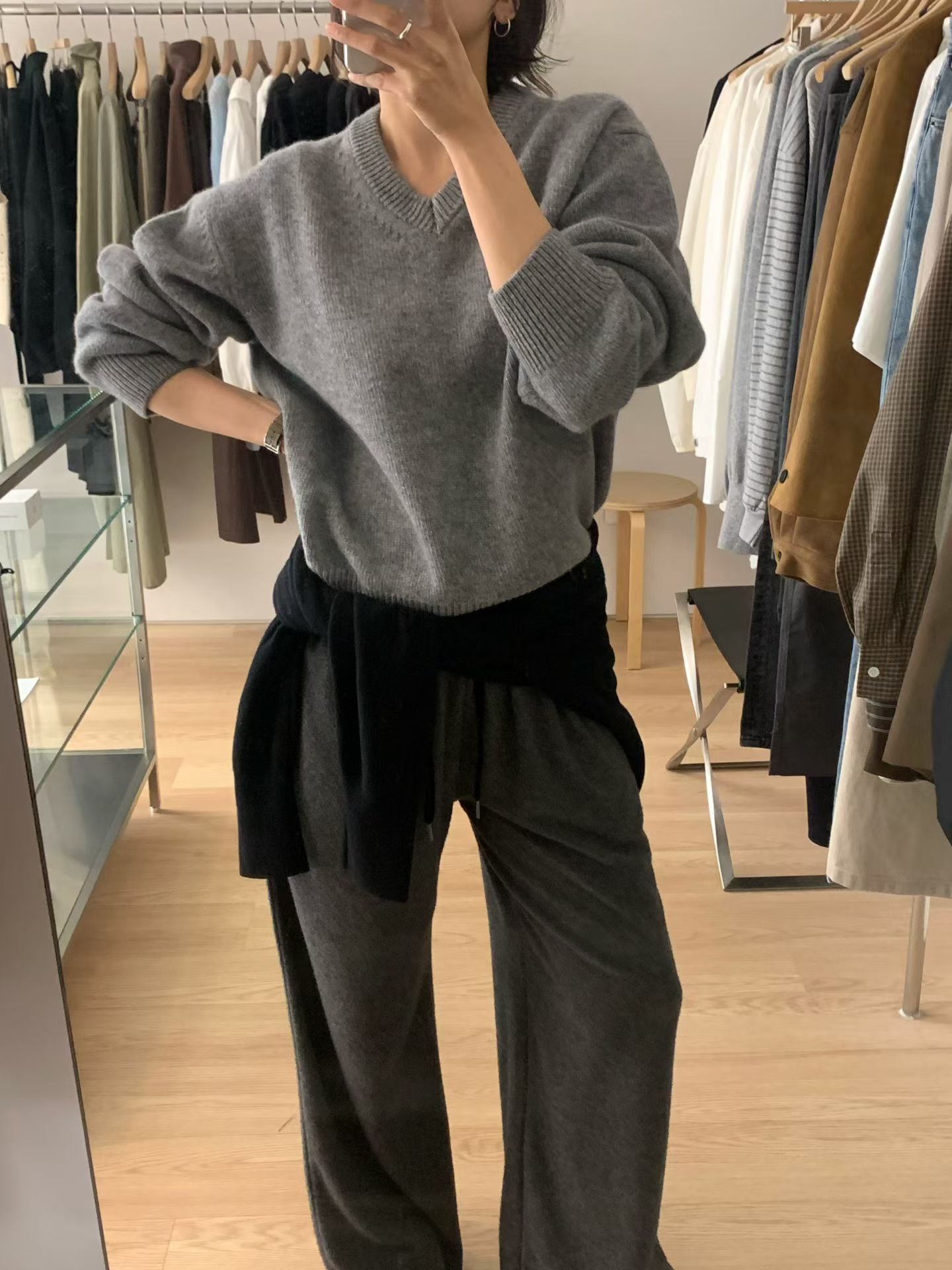 Haus geelong wool v-neck knit-3col