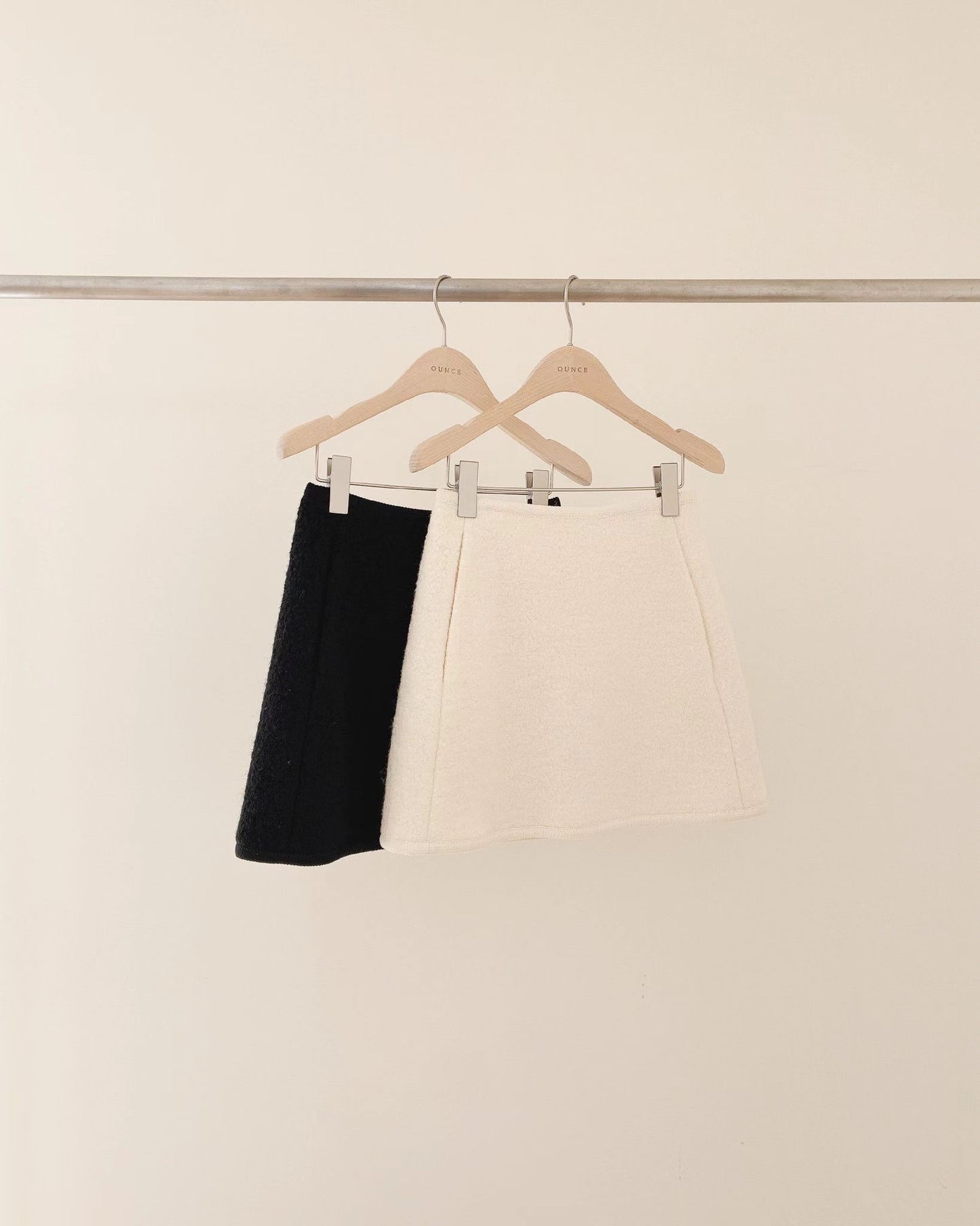 Ounce wool boucle mini skirt-2col