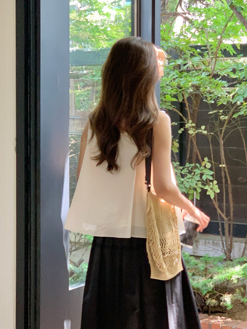 Lobe pintuck sleeveless blouse-2col