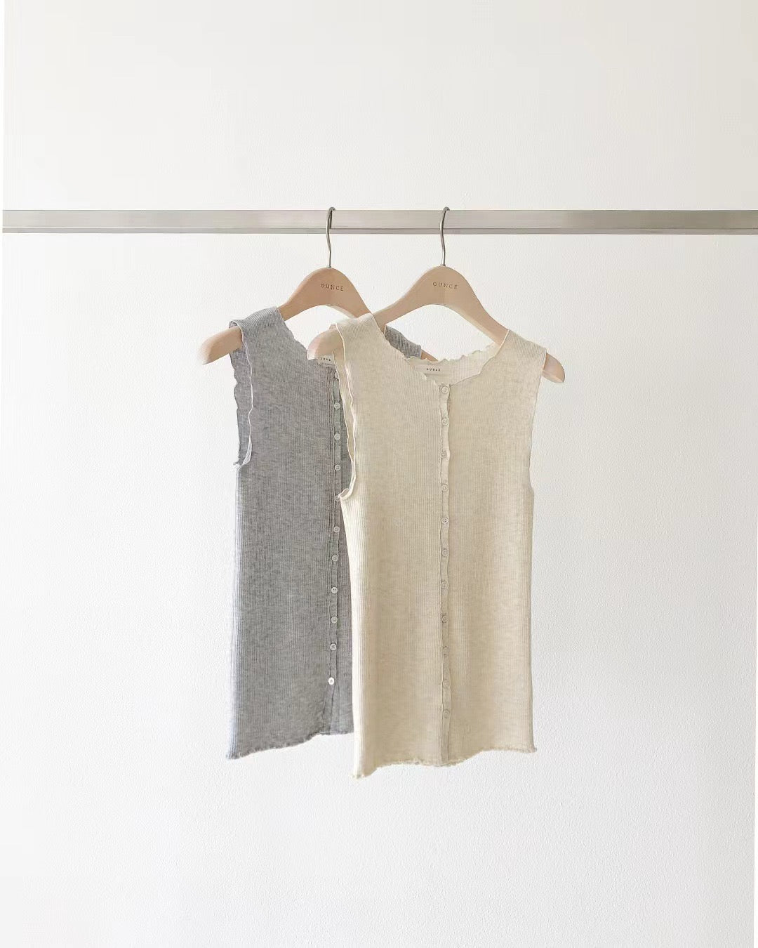 Ounce silk mori knit sleeveless-2col
