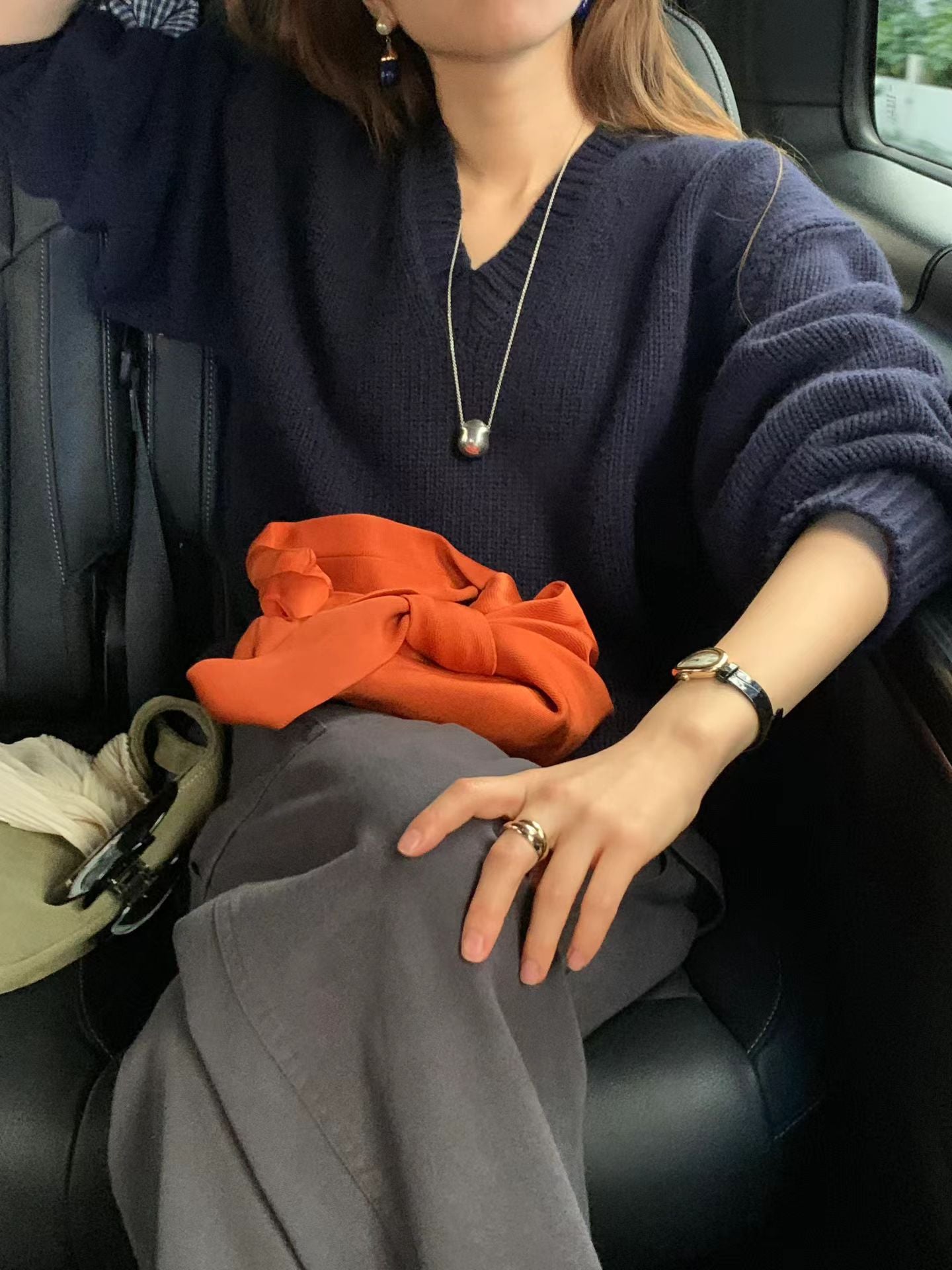 Ounce ron v neck knit-2col