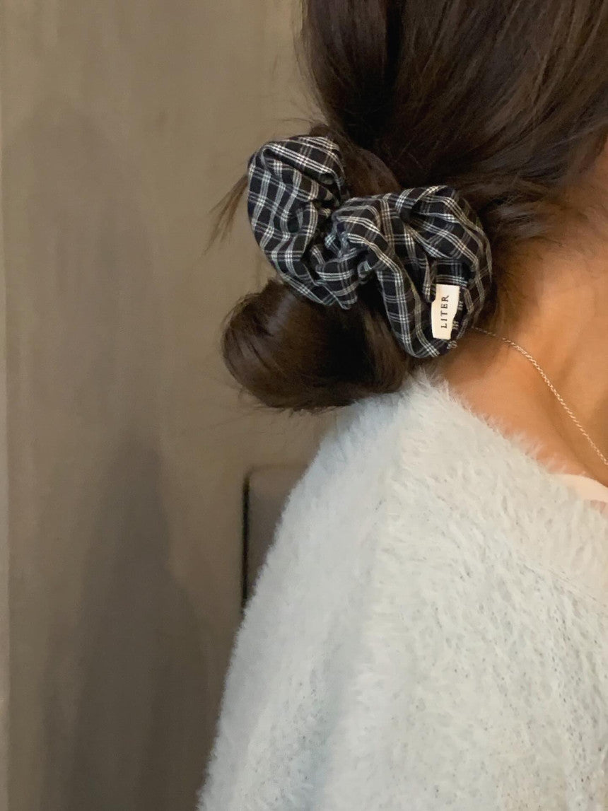 liter mini check scrunchies