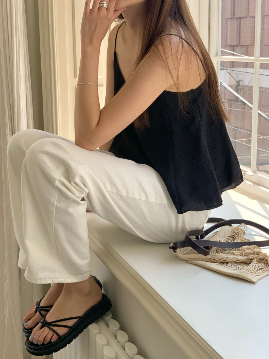 Move slit sleeveless blouse-2col