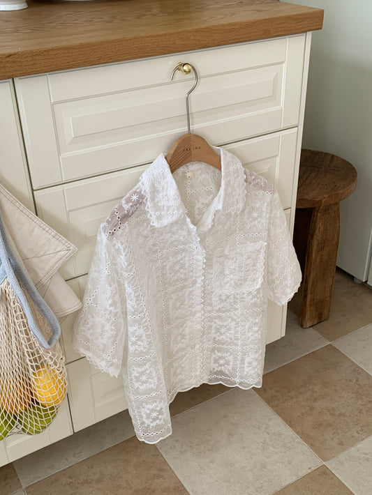 Flower lace blouse