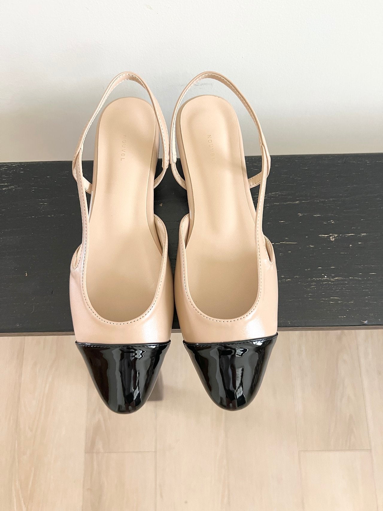 Two-tone color-block sling back