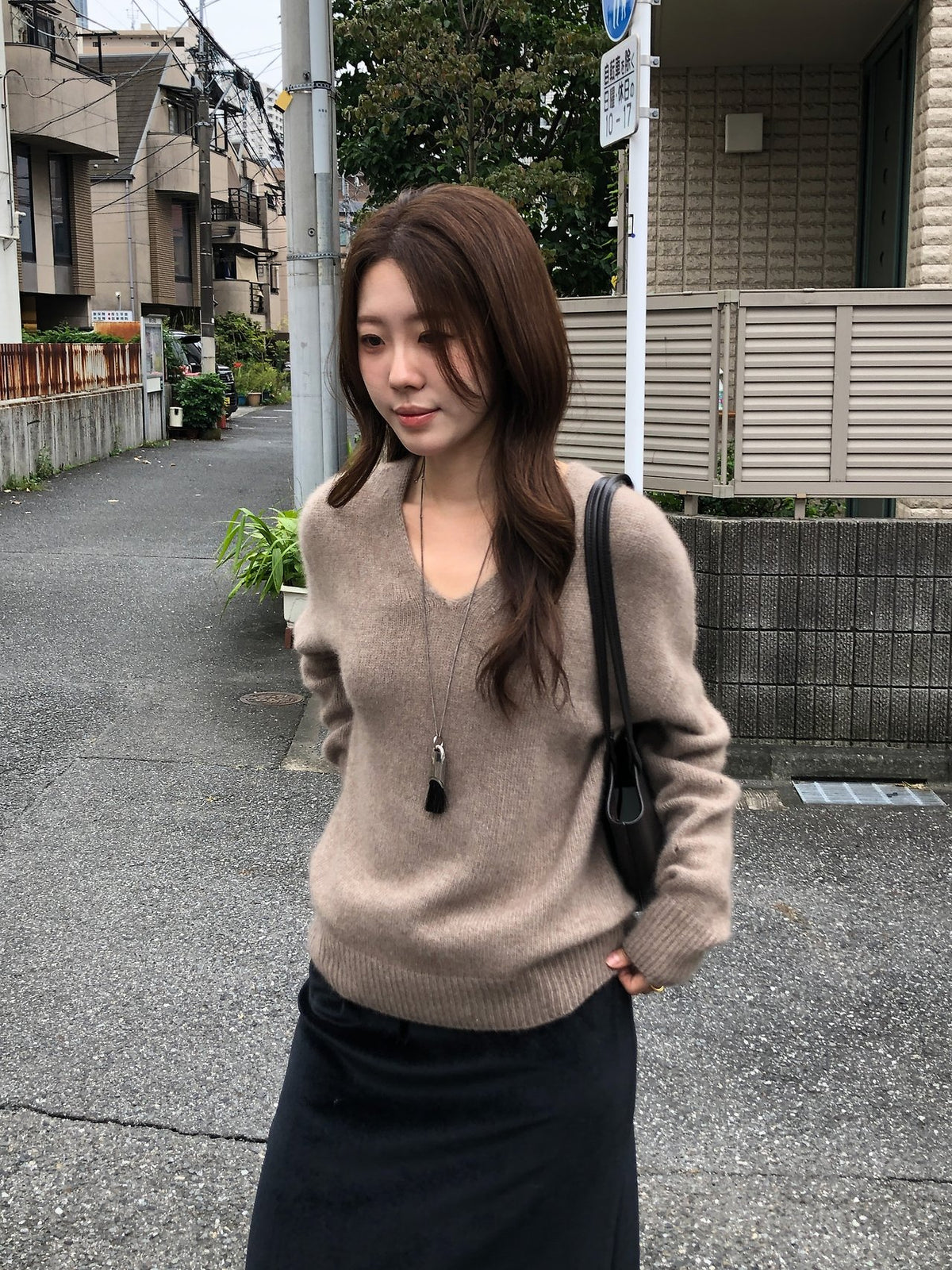 flora raccoon v-neck wholegarment knit-3col