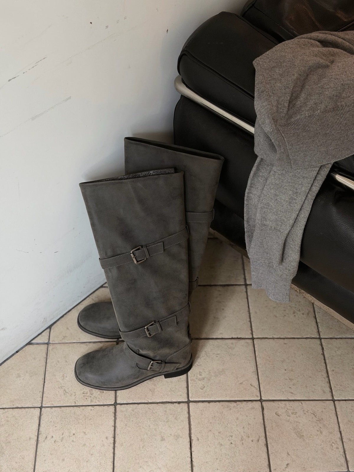 belted slouch boots-2col
