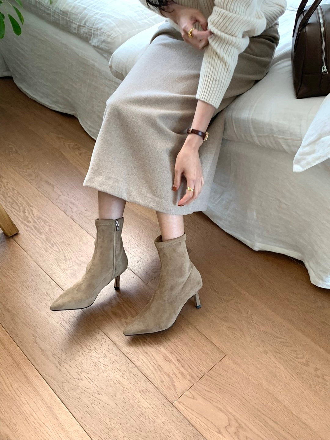 Suede span ankle boots