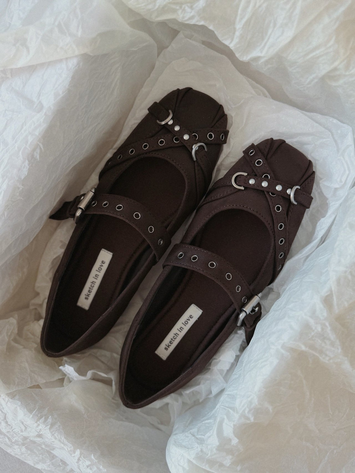 chrome eyelet flat-2col