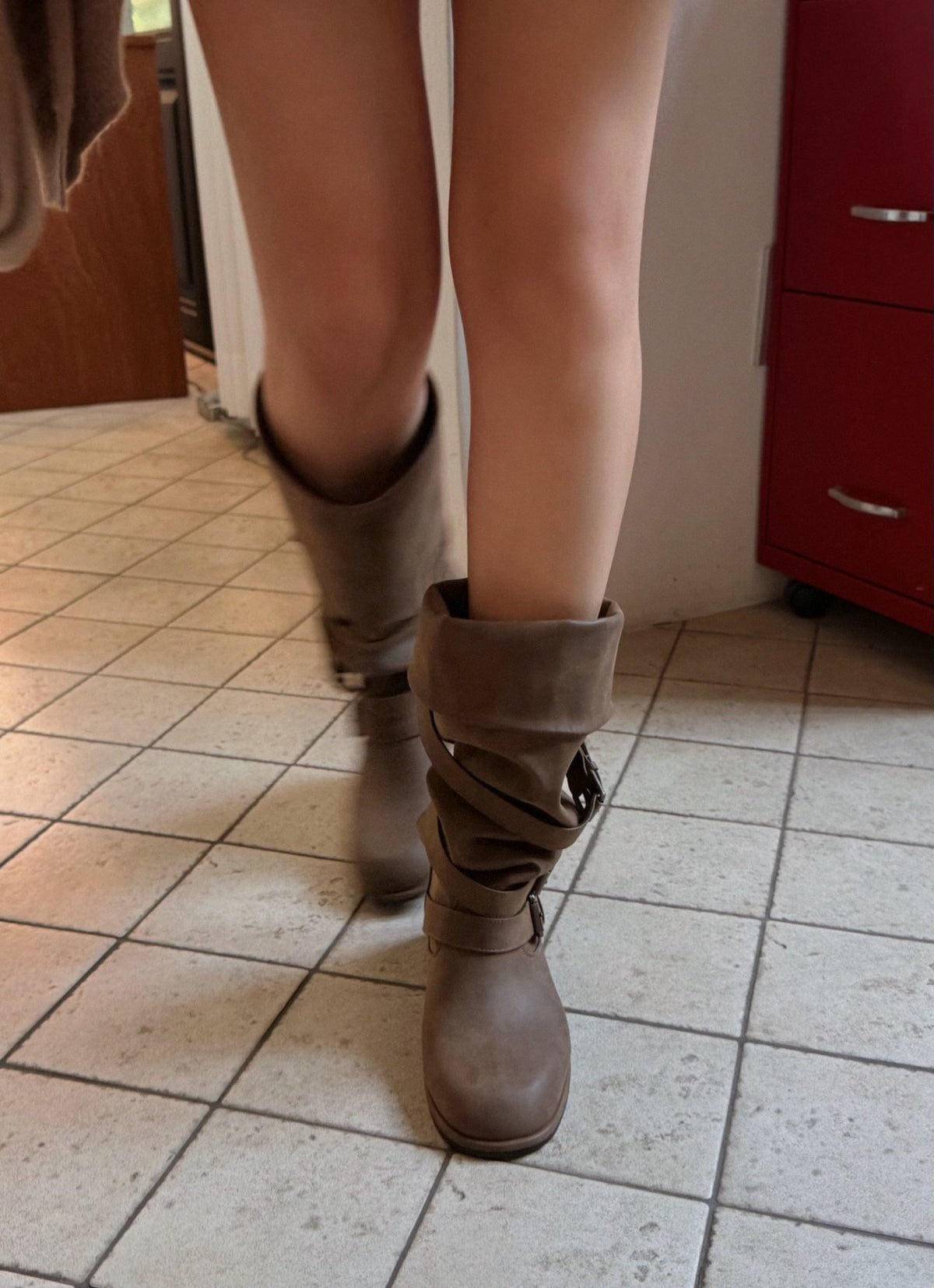 belted slouch boots-2col