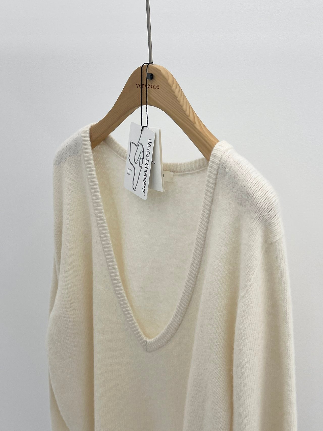 Celine cashmere wholegarment deep V-neck knit-3col