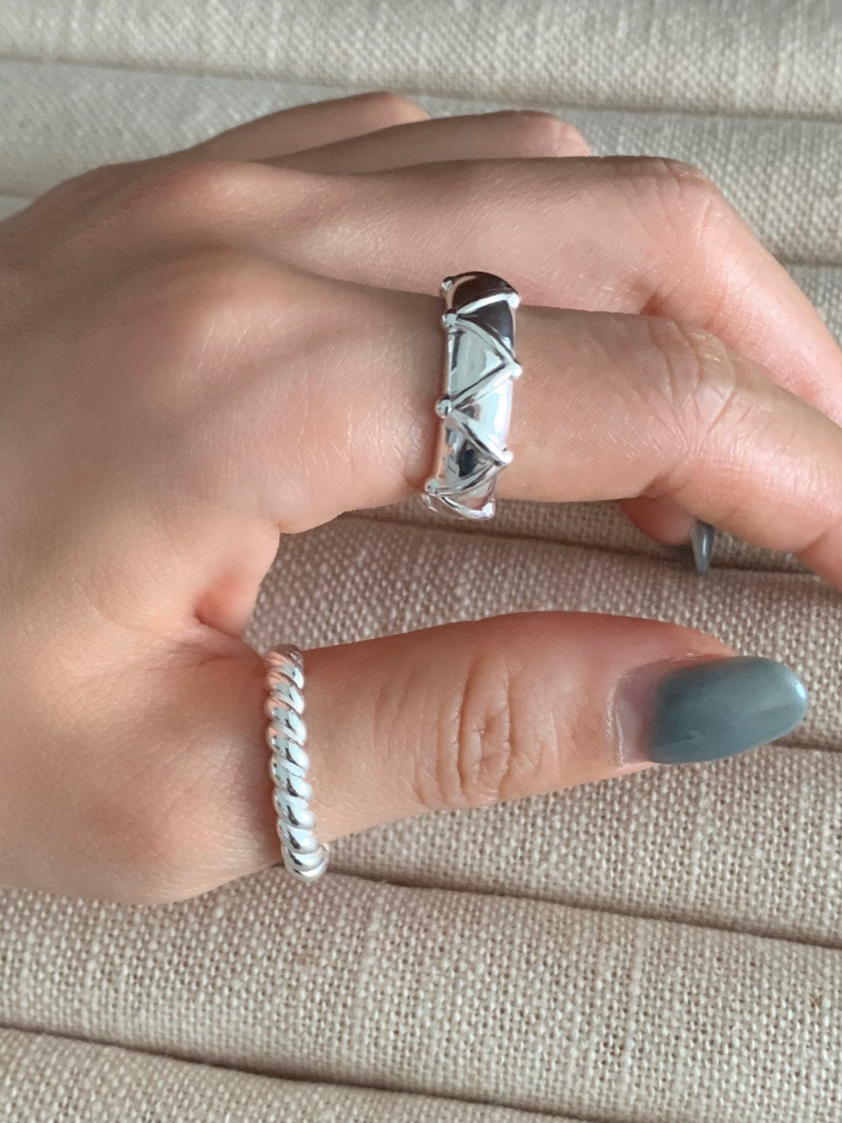 Twisted open ring