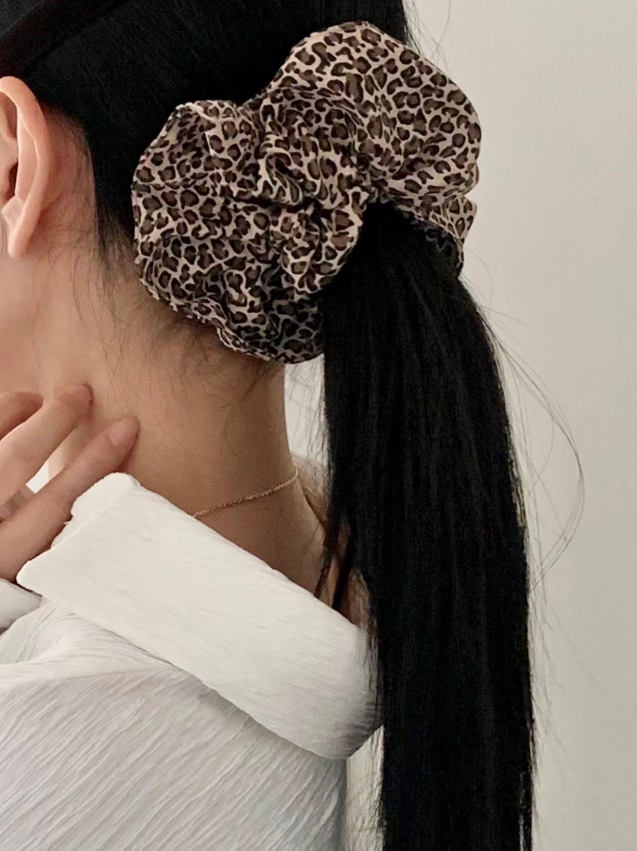 leopard scrunchies-2col