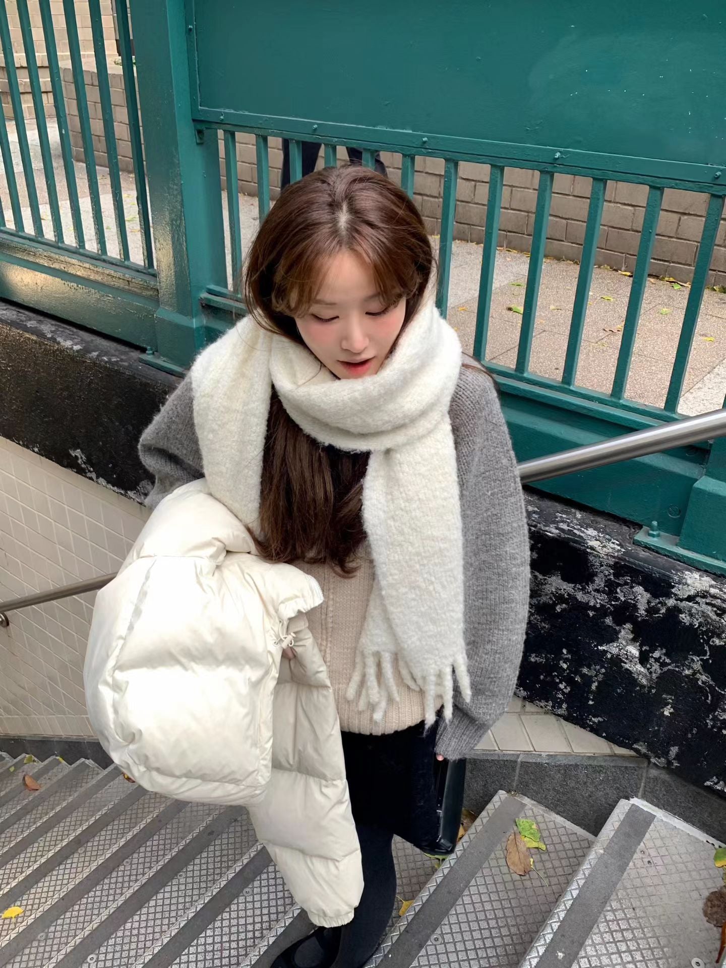 Ounce peanut raglan zip-up-2col