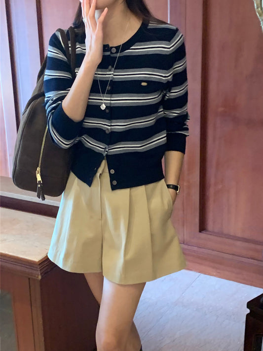 motion s.t cardigan-2col