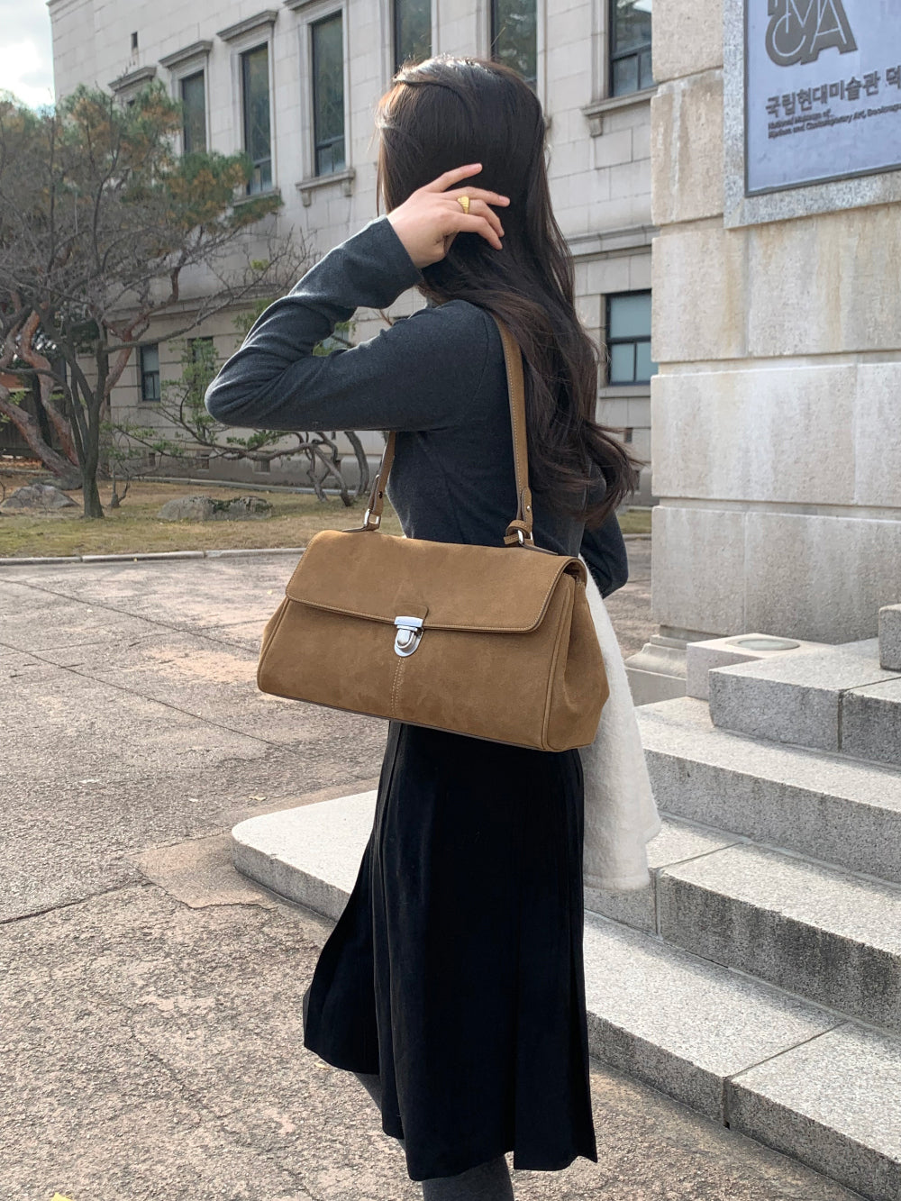 some suede skirt-2col