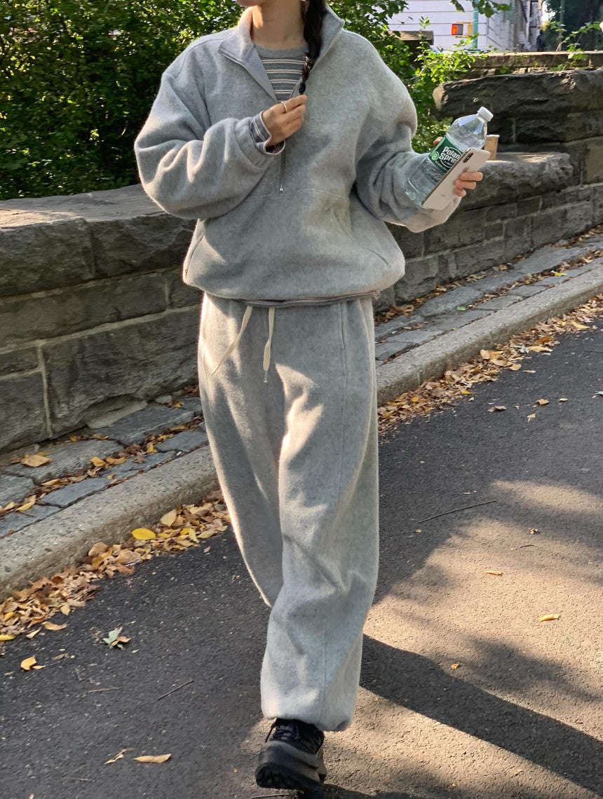 warm sweatshirt-3col