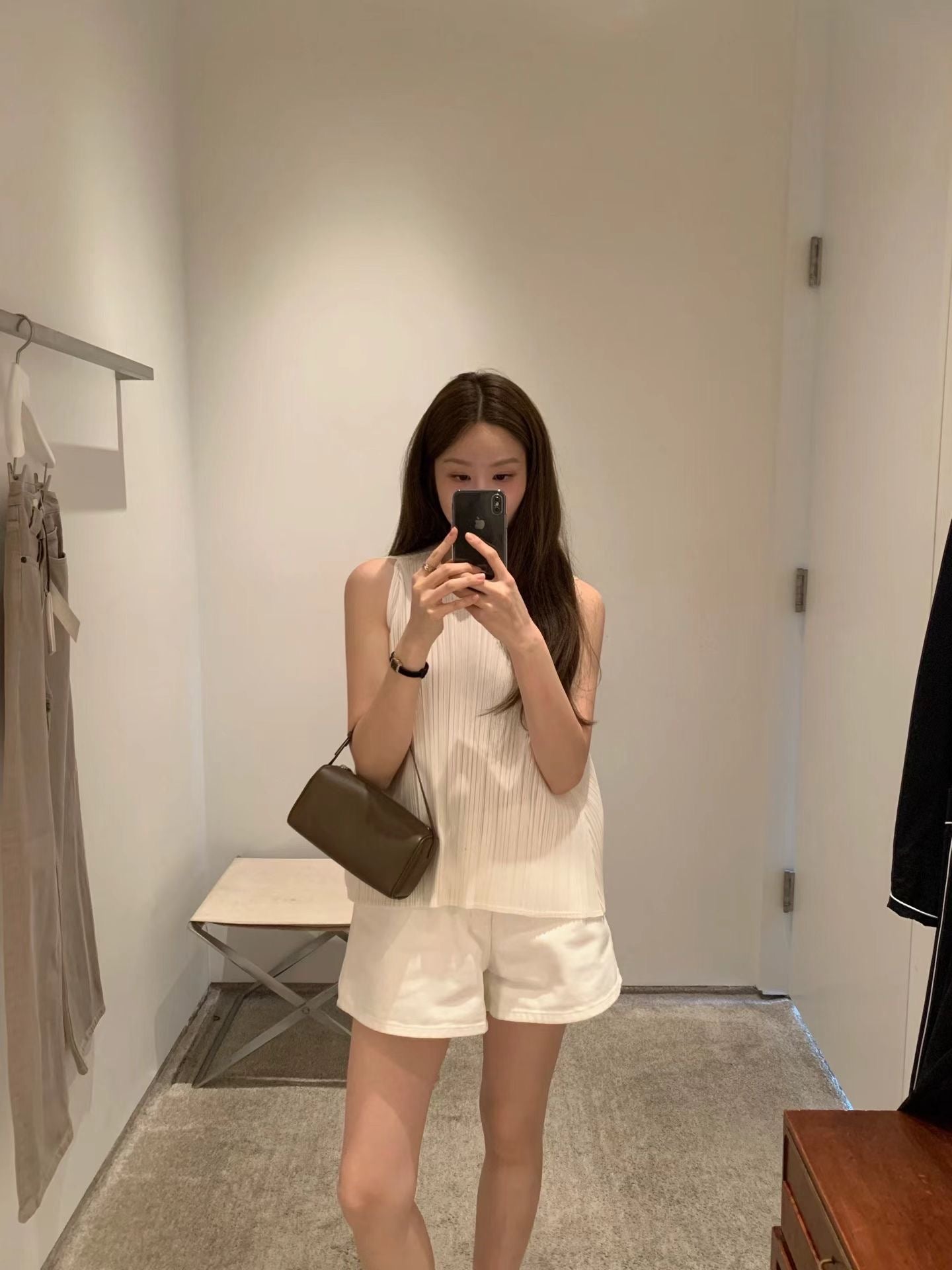 ivory即納 Ounce round pleated sleeveless-3col