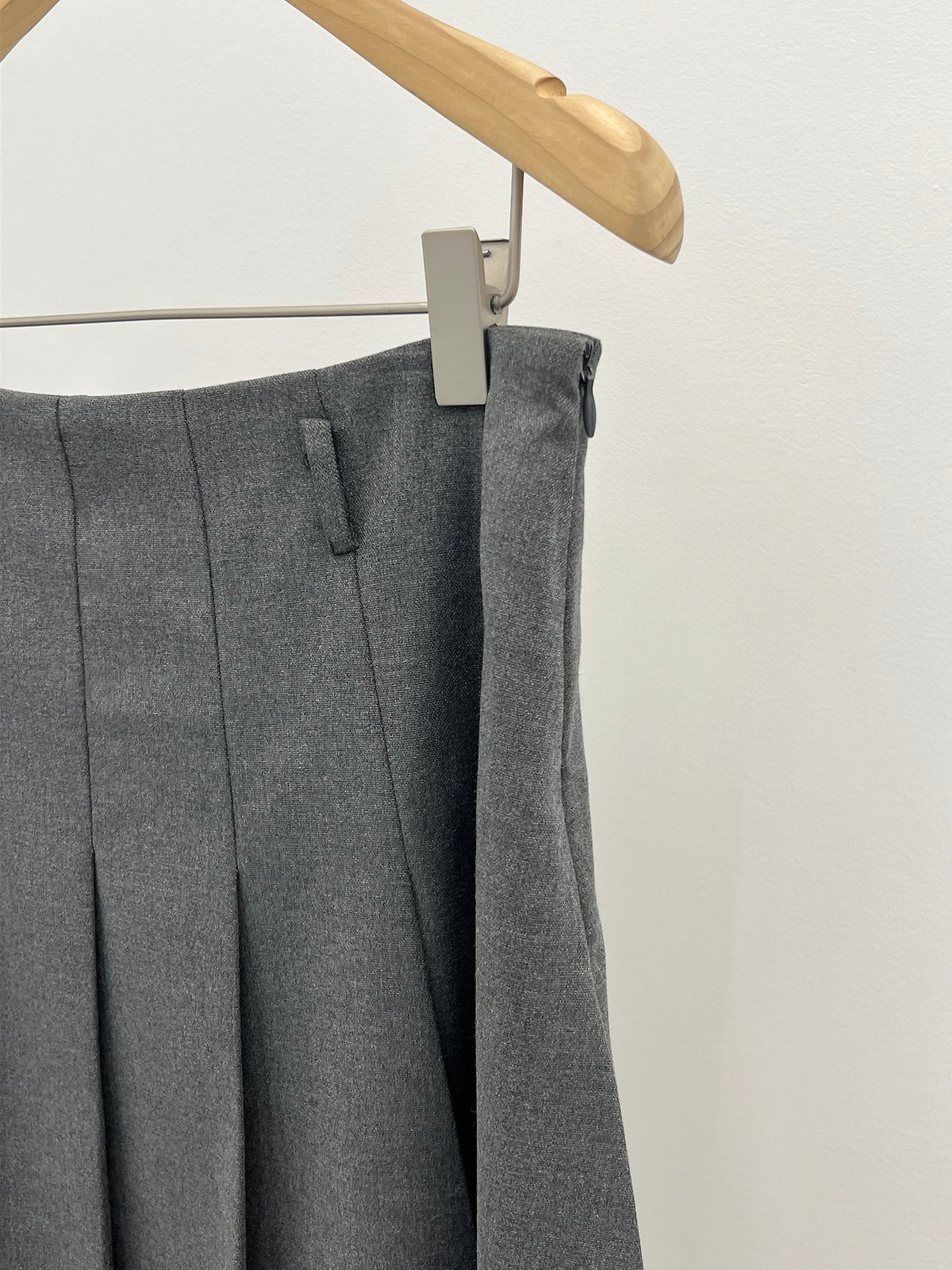 berry pleated midi skirt-2col