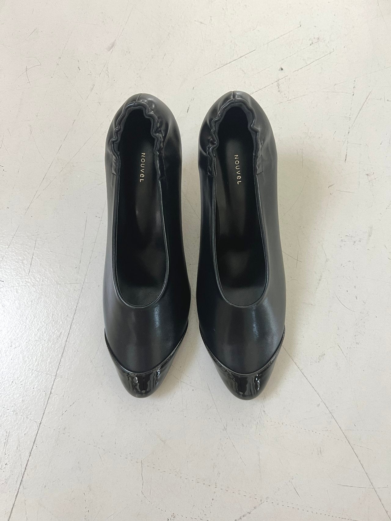 Two-tone combo stretch banding pumps
