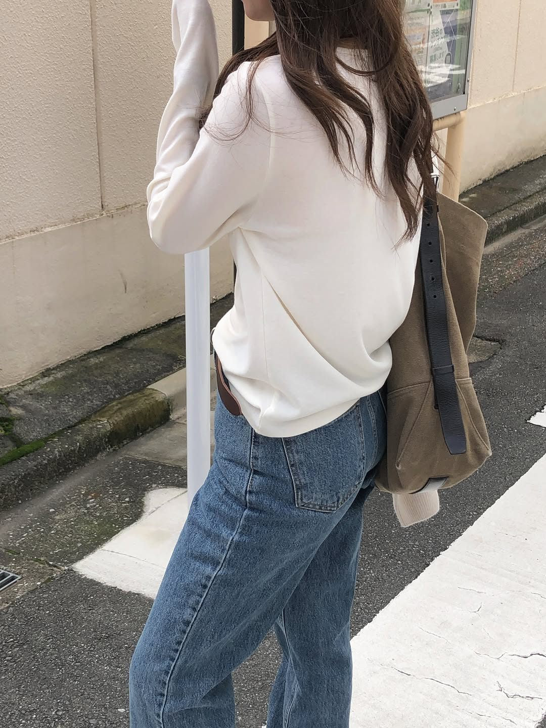 louise soft round-neck t-shirt-4col