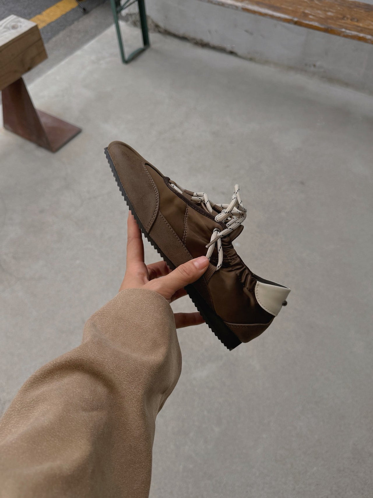 hazel satin sneakers-2col