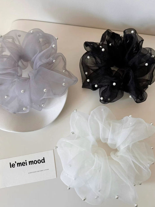 Pearl scrunchies