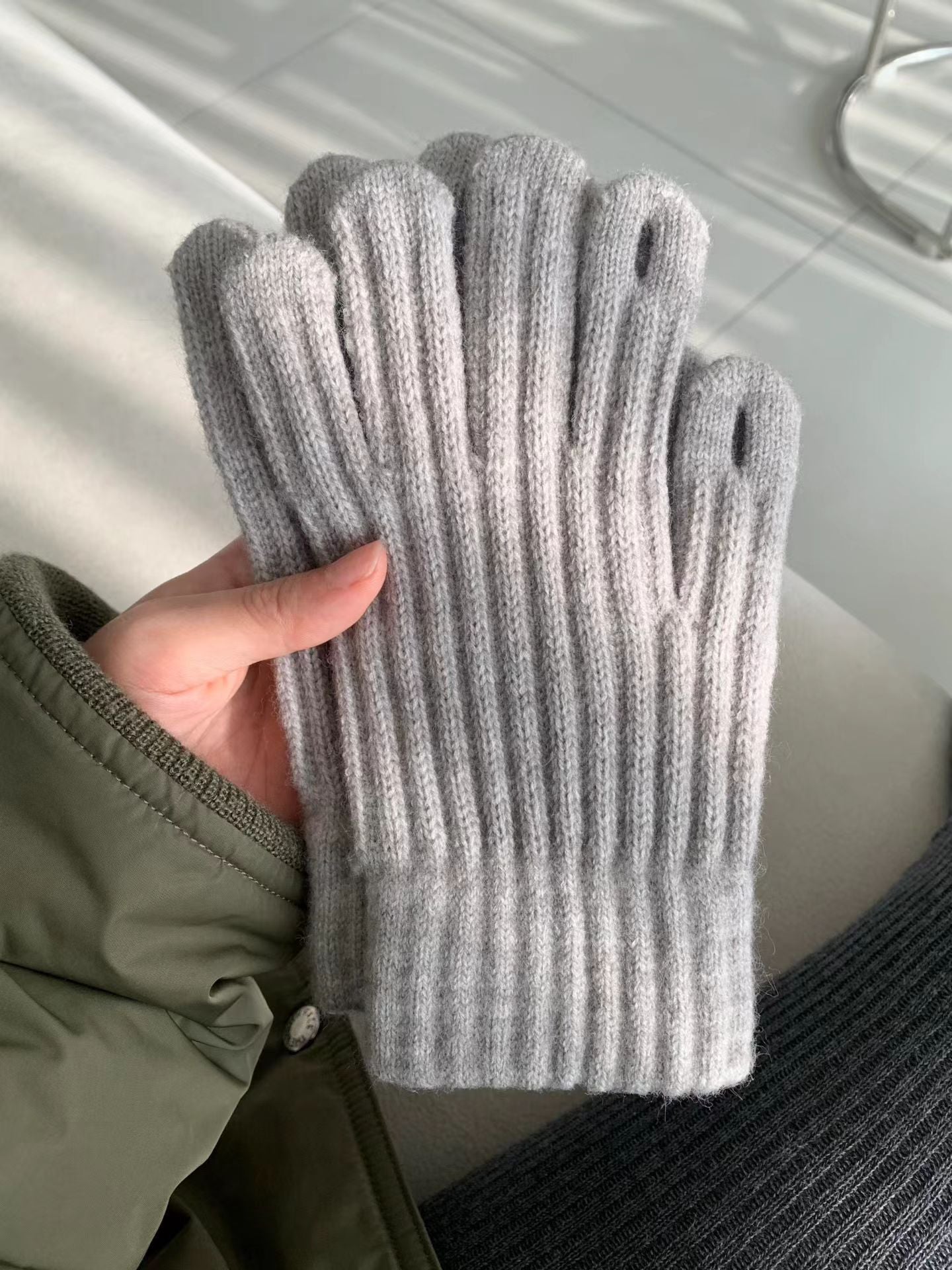 Snow Finger hole Gloves