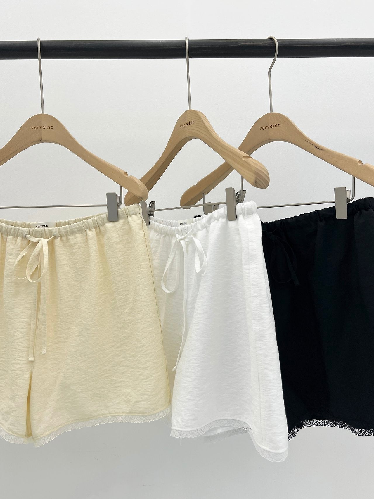 Pure lace half banding pants-3col
