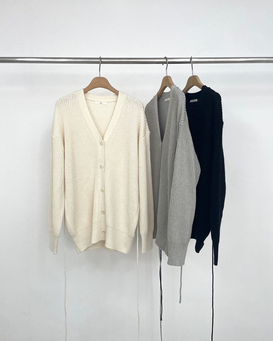 String hachi cardigan-2col