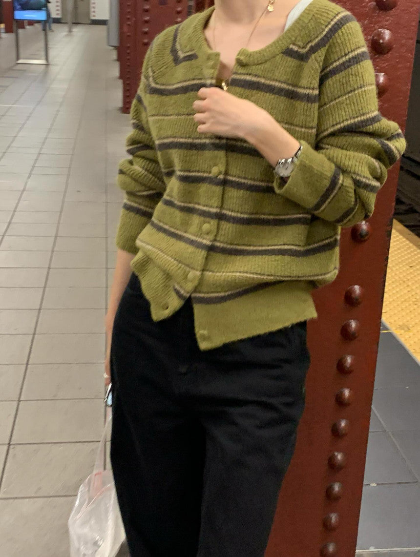 ber s.t cardigan-2col